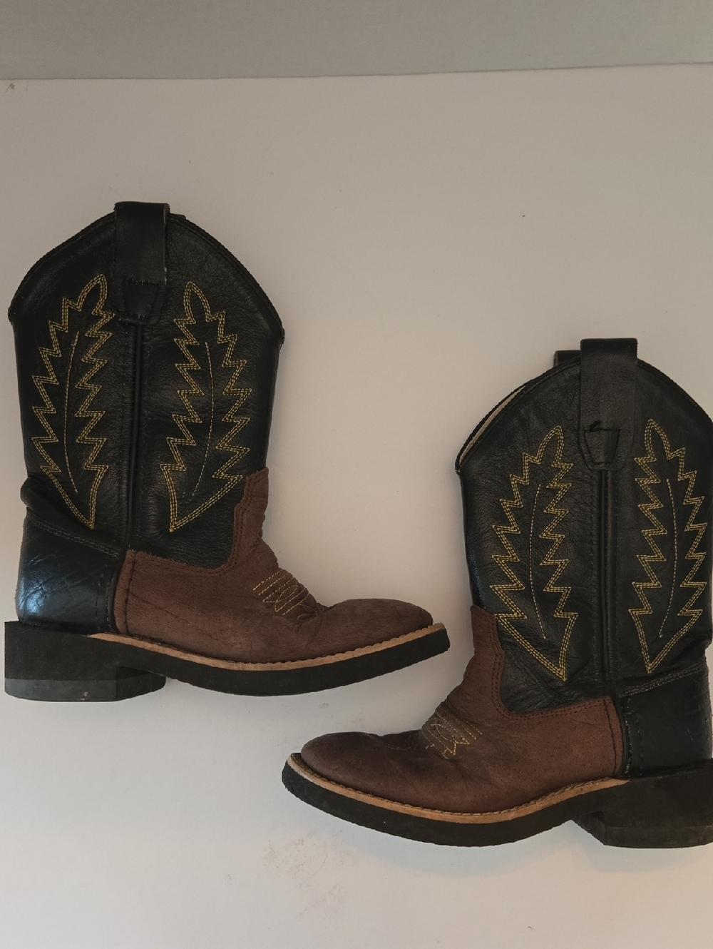 Old West Cream and Black Leather Western Boots